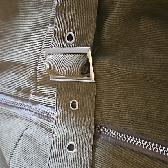 Ladies corduroy 1 piece shorts belted - Picture 2 of 4